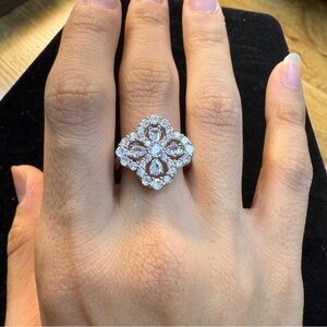 Elegant Silver Floral Ring